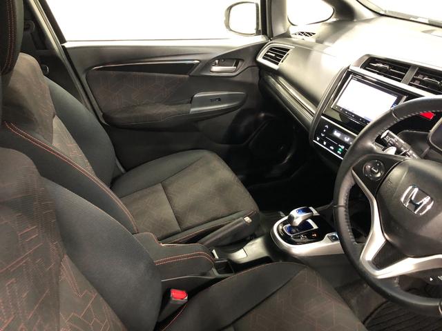 フィットハイブリッドＳパッケージ　走行７０２５２キロ／ナビ／バックカメラ一年保証・走行距離無制限走行７０２５２キロ　ワンセグナビ　ＥＴＣ　バックカメラ　ブルートゥース　オートライト　ＬＥＤヘッドライト（埼玉県）の中古車