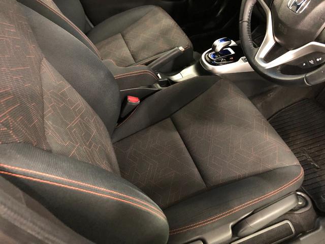 フィットハイブリッドＳパッケージ　走行７０２５２キロ／ナビ／バックカメラ一年保証・走行距離無制限走行７０２５２キロ　ワンセグナビ　ＥＴＣ　バックカメラ　ブルートゥース　オートライト　ＬＥＤヘッドライト（埼玉県）の中古車