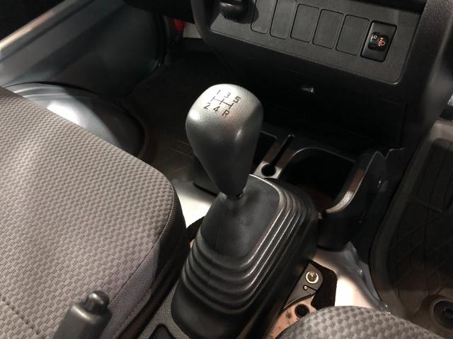 ハイゼットトラックＥＸＴ　走行５５０５３キロ／ＭＴ／ＣＤチューナー／荷台作業灯１年保証距離無制限　走行距離５５０５３キロ　マニュアル　ＣＤチューナー　純正フロアマット　助手席エアバッグ　キーレスエントリー　荷台作業灯　ドリンクホルダー　キーレスエントリー（埼玉県）の中古車