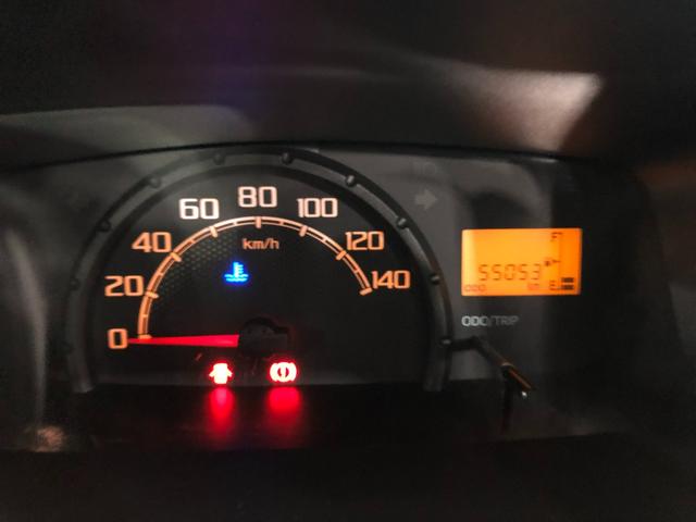 ハイゼットトラックＥＸＴ　走行５５０５３キロ／ＭＴ／ＣＤチューナー／荷台作業灯１年保証距離無制限　走行距離５５０５３キロ　マニュアル　ＣＤチューナー　純正フロアマット　助手席エアバッグ　キーレスエントリー　荷台作業灯　ドリンクホルダー　キーレスエントリー（埼玉県）の中古車