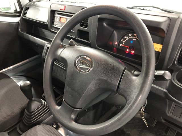 ハイゼットトラックＥＸＴ　走行５５０５３キロ／ＭＴ／ＣＤチューナー／荷台作業灯１年保証距離無制限　走行距離５５０５３キロ　マニュアル　ＣＤチューナー　純正フロアマット　助手席エアバッグ　キーレスエントリー　荷台作業灯　ドリンクホルダー　キーレスエントリー（埼玉県）の中古車