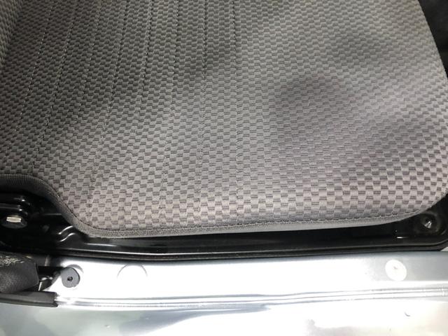 ハイゼットトラックＥＸＴ　走行５５０５３キロ／ＭＴ／ＣＤチューナー／荷台作業灯１年保証距離無制限　走行距離５５０５３キロ　マニュアル　ＣＤチューナー　純正フロアマット　助手席エアバッグ　キーレスエントリー　荷台作業灯　ドリンクホルダー　キーレスエントリー（埼玉県）の中古車