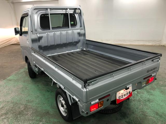 ハイゼットトラックＥＸＴ　走行５５０５３キロ／ＭＴ／ＣＤチューナー／荷台作業灯１年保証距離無制限　走行距離５５０５３キロ　マニュアル　ＣＤチューナー　純正フロアマット　助手席エアバッグ　キーレスエントリー　荷台作業灯　ドリンクホルダー　キーレスエントリー（埼玉県）の中古車