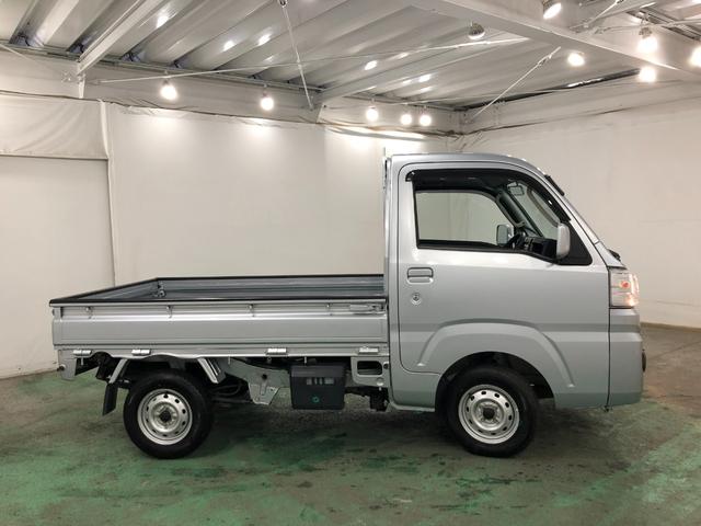 ハイゼットトラックＥＸＴ　走行５５０５３キロ／ＭＴ／ＣＤチューナー／荷台作業灯１年保証距離無制限　走行距離５５０５３キロ　マニュアル　ＣＤチューナー　純正フロアマット　助手席エアバッグ　キーレスエントリー　荷台作業灯　ドリンクホルダー　キーレスエントリー（埼玉県）の中古車