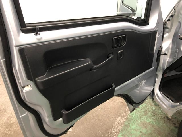 ハイゼットトラックＥＸＴ　走行５５０５３キロ／ＭＴ／ＣＤチューナー／荷台作業灯１年保証距離無制限　走行距離５５０５３キロ　マニュアル　ＣＤチューナー　純正フロアマット　助手席エアバッグ　キーレスエントリー　荷台作業灯　ドリンクホルダー　キーレスエントリー（埼玉県）の中古車