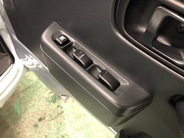 ハイゼットトラックＥＸＴ　走行５５０５３キロ／ＭＴ／ＣＤチューナー／荷台作業灯１年保証距離無制限　走行距離５５０５３キロ　マニュアル　ＣＤチューナー　純正フロアマット　助手席エアバッグ　キーレスエントリー　荷台作業灯　ドリンクホルダー　キーレスエントリー（埼玉県）の中古車