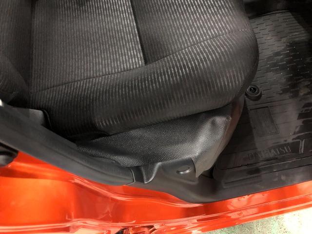 ハイゼットカーゴＤＸ　走行２６７１キロ／クリアランスソナー一年保証・走行距離無制限　走行２６７１キロ　助手席エアバック　オートライト　クリアランスソナー　アイドリングストップ　助手席エアバック（埼玉県）の中古車