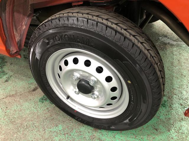 ハイゼットカーゴＤＸ　走行２６７１キロ／クリアランスソナー一年保証・走行距離無制限　走行２６７１キロ　助手席エアバック　オートライト　クリアランスソナー　アイドリングストップ　助手席エアバック（埼玉県）の中古車