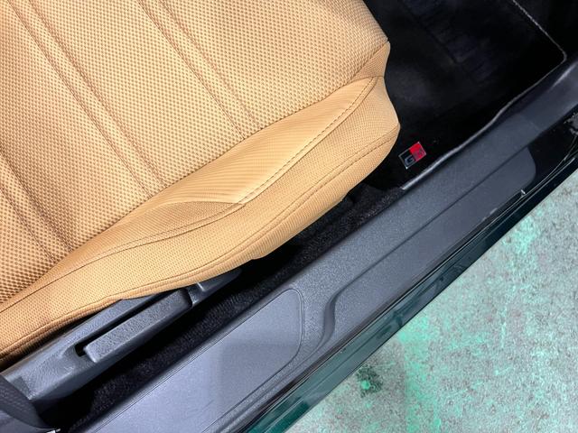 コペンセロ　ＭＴ／走行１６３７４キロ／フルセグナビ／ＨＫＳマフラー１年保証距離無制限　走行距離１６３７４キロ　フルセグナビ　ブルートゥース　純正マット　助手席エアバッグ　ＬＥＤヘッドランプ　アイドリングストップ　シートヒーター（埼玉県）の中古車