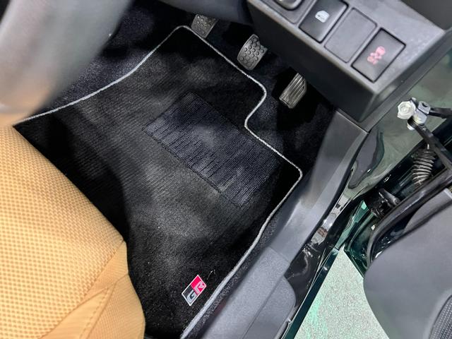 コペンセロ　ＭＴ／走行１６３７４キロ／フルセグナビ／ＨＫＳマフラー１年保証距離無制限　走行距離１６３７４キロ　フルセグナビ　ブルートゥース　純正マット　助手席エアバッグ　ＬＥＤヘッドランプ　アイドリングストップ　シートヒーター（埼玉県）の中古車