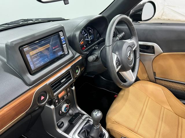 コペンセロ　ＭＴ／走行１６３７４キロ／フルセグナビ／ＨＫＳマフラー１年保証距離無制限　走行距離１６３７４キロ　フルセグナビ　ブルートゥース　純正マット　助手席エアバッグ　ＬＥＤヘッドランプ　アイドリングストップ　シートヒーター（埼玉県）の中古車