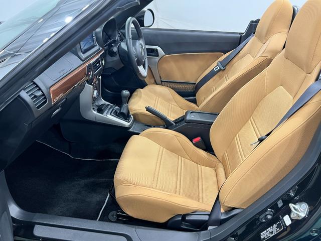 コペンセロ　ＭＴ／走行１６３７４キロ／フルセグナビ／ＨＫＳマフラー１年保証距離無制限　走行距離１６３７４キロ　フルセグナビ　ブルートゥース　純正マット　助手席エアバッグ　ＬＥＤヘッドランプ　アイドリングストップ　シートヒーター（埼玉県）の中古車