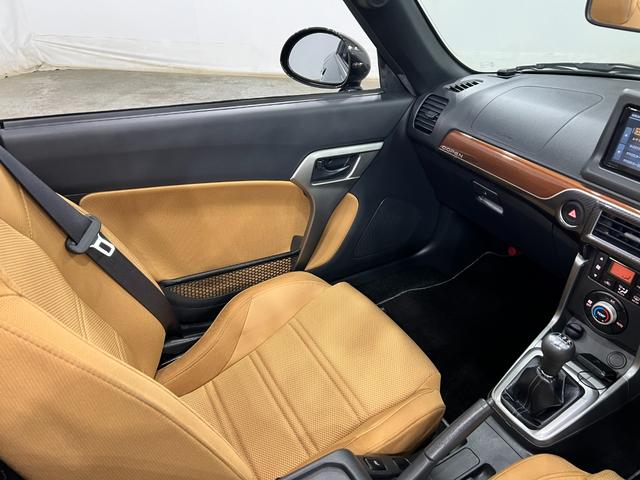 コペンセロ　ＭＴ／走行１６３７４キロ／フルセグナビ／ＨＫＳマフラー１年保証距離無制限　走行距離１６３７４キロ　フルセグナビ　ブルートゥース　純正マット　助手席エアバッグ　ＬＥＤヘッドランプ　アイドリングストップ　シートヒーター（埼玉県）の中古車