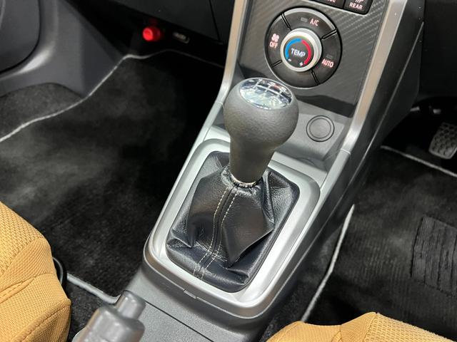 コペンセロ　ＭＴ／走行１６３７４キロ／フルセグナビ／ＨＫＳマフラー１年保証距離無制限　走行距離１６３７４キロ　フルセグナビ　ブルートゥース　純正マット　助手席エアバッグ　ＬＥＤヘッドランプ　アイドリングストップ　シートヒーター（埼玉県）の中古車