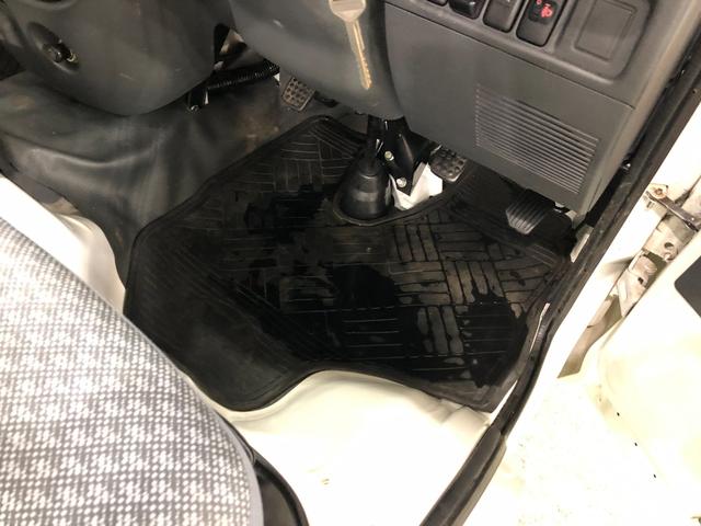 ハイゼットトラックエアコン・パワステ　スペシャル　走行９５８１キロ／５ＭＴ一年保証・走行距離無制限走行９５８１キロ　２ＷＤ　５ＭＴ　純正ゴムマット　荷台マット　ＡＭＦＭラジオ　板キー　作業灯（埼玉県）の中古車