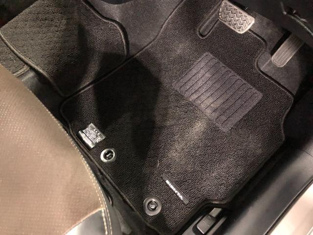 シエンタハイブリッドＧクエロ　走行２３０１２キロ／ナビ／全周囲カメラ一年保証・走行距離無制限　走行２３０１２キロ　純正フルセグナビ　ＴＶ　ＣＤ　ＤＶＤ　ＢＴオーディオ　全周囲カメラ　ドラレコ　ＥＴＣ　オートライト　ＬＥＤヘッドライト　両側電動スライドドア（埼玉県）の中古車