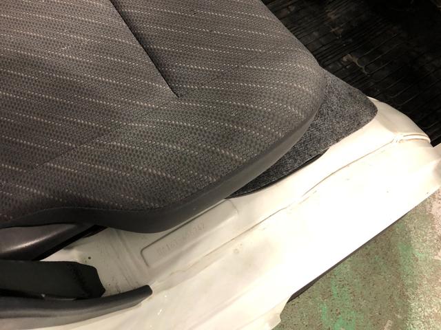 スーパーキャリイＸ　走行１６１８４キロ／タイヤ４本交換／ＥＴＣ一年保証・走行距離無制限走行１６１８４キロ　タイヤ４本交換　ＥＴＣ　純正カーペットマット　作業灯　５ＭＴ　キーレス　ＣＤＳチューナー（埼玉県）の中古車