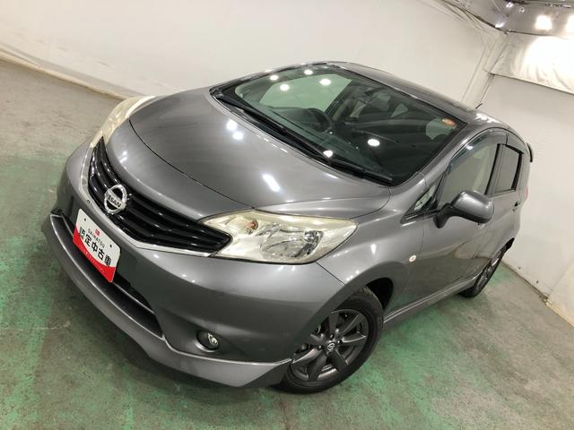 ノートエアロスタイル　走行３９６３８キロ／フルセグナビ／Ｂカメラ１年保証距離無制限　走行距離３９６３８キロ　フルセグナビ　バックカメラ　ブルートゥース　純正カーペットマット　助手席エアバッグ　電動格納式ドアミラー（埼玉県）の中古車