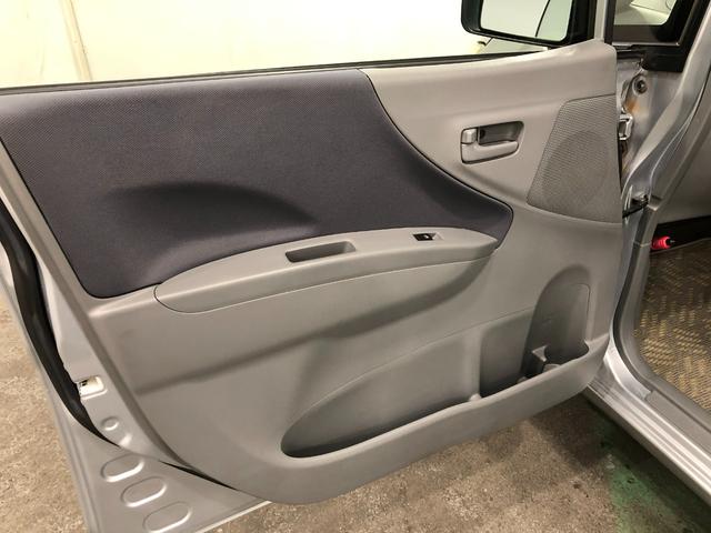 ムーヴＬ　車検整備付／ＭＴ車／走行３３２７４キロ／フルセグナビ１年保証距離無制限　走行距離３３２７４キロ　車検整備付　マニュアル車　助手席エアバッグ　フルセグナビ　ブルートゥース　純正カーペットマット　キーレスエントリー（埼玉県）の中古車