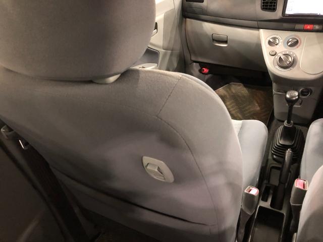 ムーヴＬ　車検整備付／ＭＴ車／走行３３２７４キロ／フルセグナビ１年保証距離無制限　走行距離３３２７４キロ　車検整備付　マニュアル車　助手席エアバッグ　フルセグナビ　ブルートゥース　純正カーペットマット　キーレスエントリー（埼玉県）の中古車