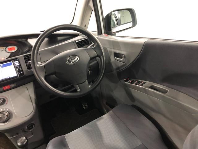 ムーヴＬ　車検整備付／ＭＴ車／走行３３２７４キロ／フルセグナビ１年保証距離無制限　走行距離３３２７４キロ　車検整備付　マニュアル車　助手席エアバッグ　フルセグナビ　ブルートゥース　純正カーペットマット　キーレスエントリー（埼玉県）の中古車