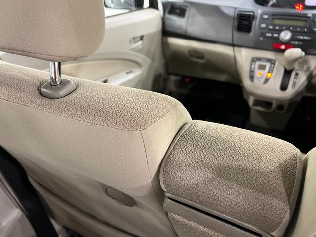 ムーヴL 走行79901キロ/キーレス/CDチューナー一年保証・走行距離無制限走行79901キロ 助手席エアバック 純正カーペットマット アイドリングストップ ベンチシート キーレス(埼玉県)の中古車