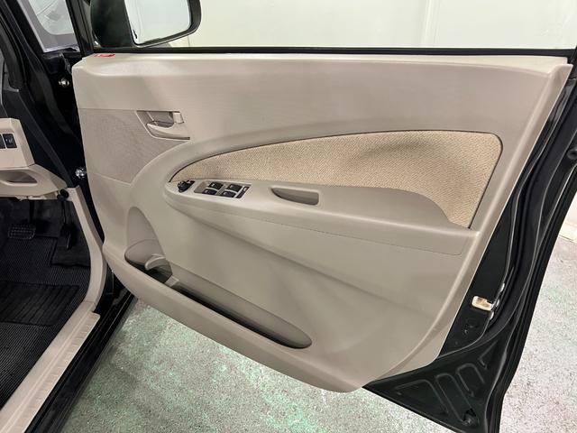 ムーヴL 走行79901キロ/キーレス/CDチューナー一年保証・走行距離無制限走行79901キロ 助手席エアバック 純正カーペットマット アイドリングストップ ベンチシート キーレス(埼玉県)の中古車