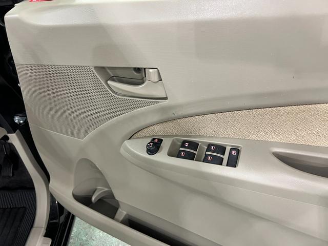 ムーヴL 走行79901キロ/キーレス/CDチューナー一年保証・走行距離無制限走行79901キロ 助手席エアバック 純正カーペットマット アイドリングストップ ベンチシート キーレス(埼玉県)の中古車