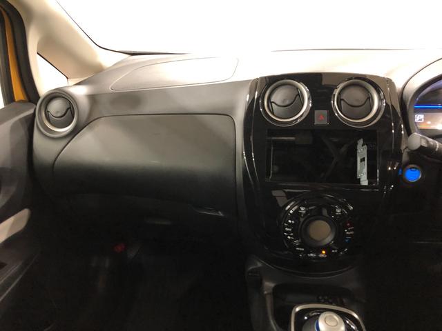 ノートｅ−パワー　Ｘ　走行３８９０１キロ／車検整備付／オートライト一年保証・走行距離無制限走行３８９０１キロ　車検整備付　助手席エアバック　純正カーペットマット　クリアランスソナー　オートライト（埼玉県）の中古車