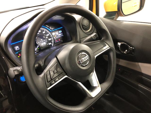 ノートｅ−パワー　Ｘ　走行３８９０１キロ／車検整備付／オートライト一年保証・走行距離無制限走行３８９０１キロ　車検整備付　助手席エアバック　純正カーペットマット　クリアランスソナー　オートライト（埼玉県）の中古車