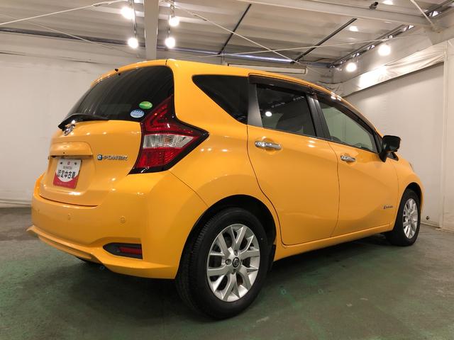 ノートｅ−パワー　Ｘ　走行３８９０１キロ／車検整備付／オートライト一年保証・走行距離無制限走行３８９０１キロ　車検整備付　助手席エアバック　純正カーペットマット　クリアランスソナー　オートライト（埼玉県）の中古車