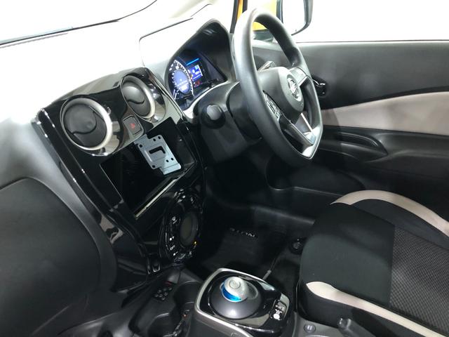 ノートｅ−パワー　Ｘ　走行３８９０１キロ／車検整備付／オートライト一年保証・走行距離無制限走行３８９０１キロ　車検整備付　助手席エアバック　純正カーペットマット　クリアランスソナー　オートライト（埼玉県）の中古車