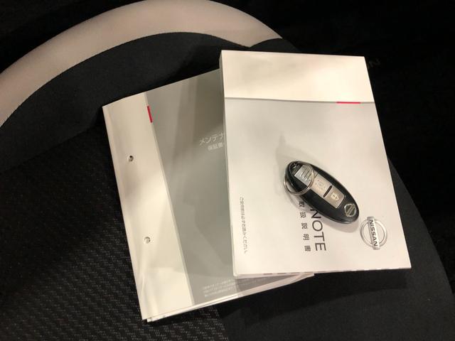 ノートｅ−パワー　Ｘ　走行３８９０１キロ／車検整備付／オートライト一年保証・走行距離無制限走行３８９０１キロ　車検整備付　助手席エアバック　純正カーペットマット　クリアランスソナー　オートライト（埼玉県）の中古車