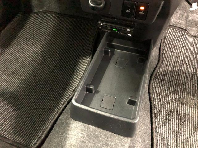 ピクシスエポックＧ　ＳＡIII　走行２３６１５キロ／ＣＤチューナー／マット１年保証距離無制限　走行距離２３６１５キロ　ＣＤチューナー　純正マット　助手席エアバッグ　ＬＥＤヘッドランプ　アイドリングストップ　シートヒーター　プッシュボタンスタート　オート格納式ドアミラー（埼玉県）の中古車