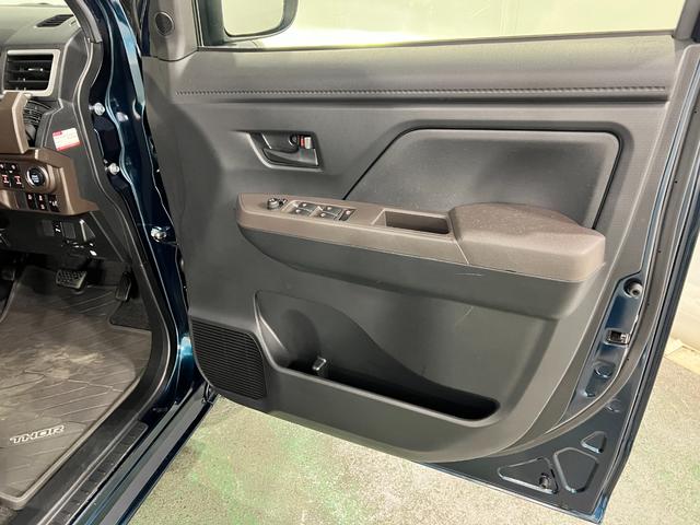 トールＧ　走行２３０４５キロ／後席モニター／ナビ／バックカメラフルセグナビ　バックカメラ　ＥＴＣ　後席モニター　ドラレコ　両側電動スライドドア　オートライト　一年保証・走行距離無制限走行２３０４５キロ（東京都）の中古車