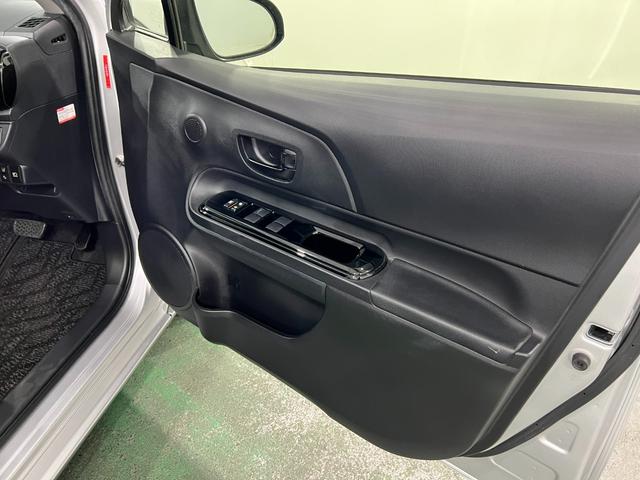 アクアＳスタイルブラック　車検整備付／走行１０３０５３キロ／ナビ１年保証距離無制限　走行距離１０３０５３キロ　車検整備付　ワンセグナビ　バックカメラ　ブルートゥース　ドラレコ　純正マット　オートライト（埼玉県）の中古車