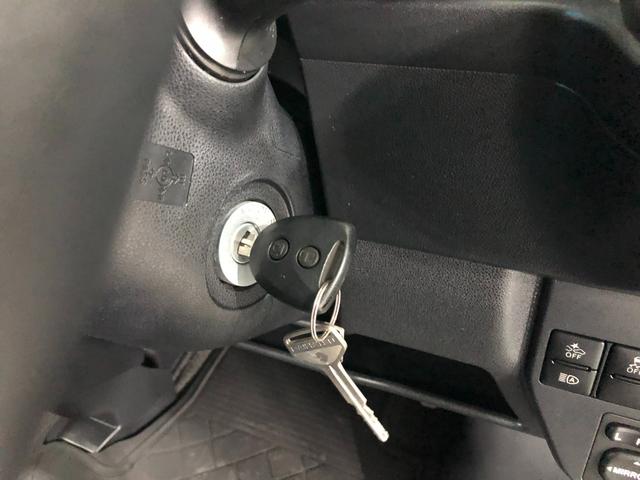 ハイゼットカーゴクルーズＳＡIII　走行２０４２０キロ／ナビ／バックカメラ１年保証距離無制限　走行距離２０４２０キロ　フルセグナビ　バックカメラ　ブルートゥース　純正マット　助手席エアバッグ　アイドリングストップ（埼玉県）の中古車