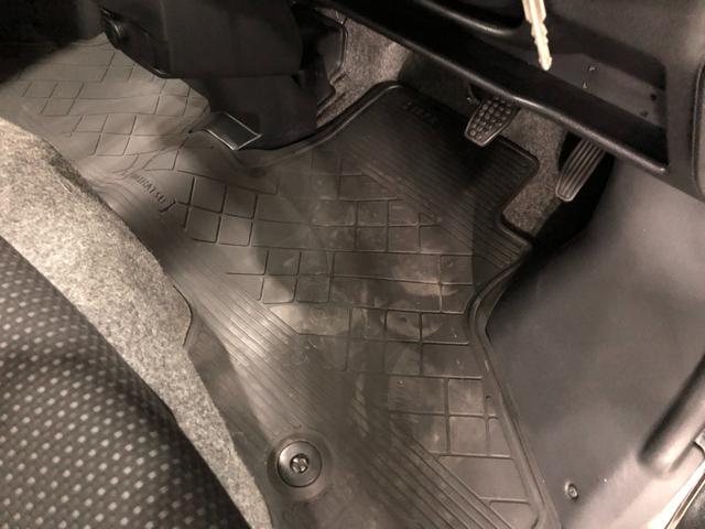 ハイゼットカーゴクルーズＳＡIII　走行２０４２０キロ／ナビ／バックカメラ１年保証距離無制限　走行距離２０４２０キロ　フルセグナビ　バックカメラ　ブルートゥース　純正マット　助手席エアバッグ　アイドリングストップ（埼玉県）の中古車