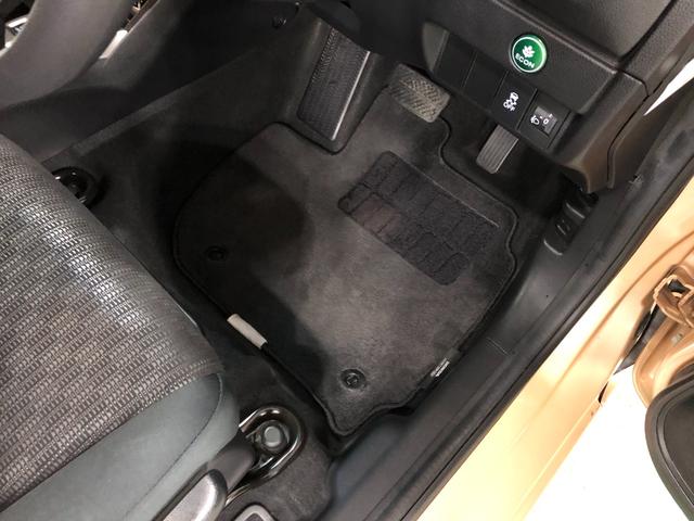 フィット１３Ｇ・Ｆパッケージ　走行５６０４３キロ／ナビ／ＥＴＣ一年保証・走行距離無制限走行５６０４３キロ　ワンセグナビ　助手席エアバック　ＥＴＣ　純正カーペットマット　バックカメラ（埼玉県）の中古車