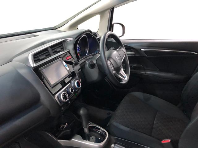 フィット１３Ｇ・Ｆパッケージ　走行５６０４３キロ／ナビ／ＥＴＣ一年保証・走行距離無制限走行５６０４３キロ　ワンセグナビ　助手席エアバック　ＥＴＣ　純正カーペットマット　バックカメラ（埼玉県）の中古車