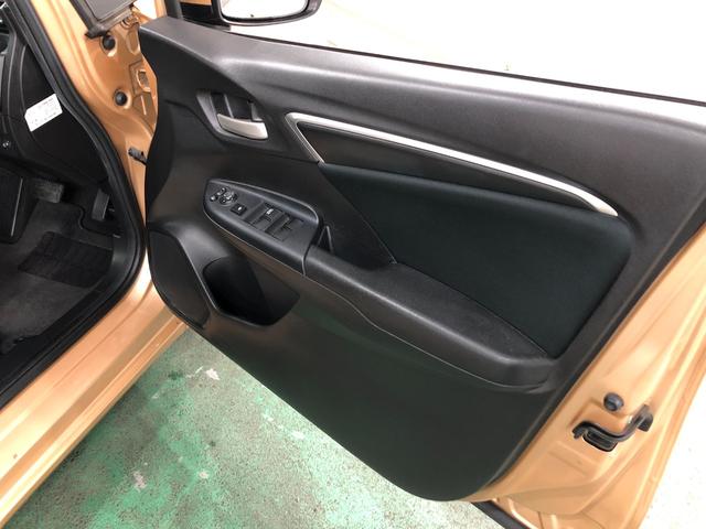 フィット１３Ｇ・Ｆパッケージ　走行５６０４３キロ／ナビ／ＥＴＣ一年保証・走行距離無制限走行５６０４３キロ　ワンセグナビ　助手席エアバック　ＥＴＣ　純正カーペットマット　バックカメラ（埼玉県）の中古車