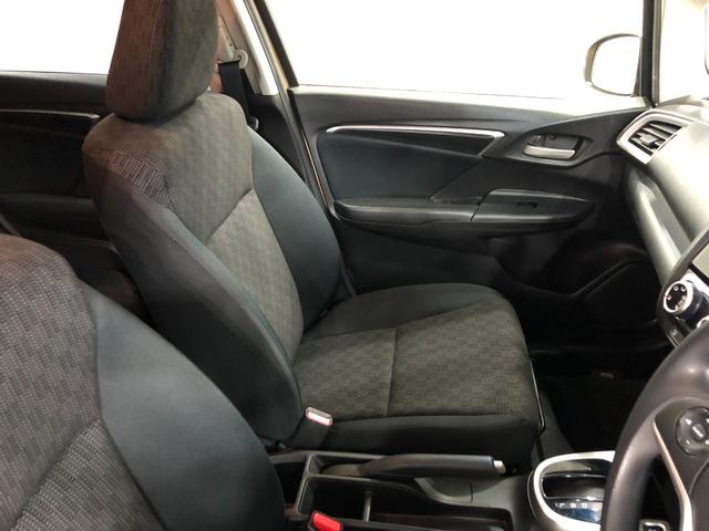 フィット１３Ｇ・Ｆパッケージ　走行５６０４３キロ／ナビ／ＥＴＣ一年保証・走行距離無制限走行５６０４３キロ　ワンセグナビ　助手席エアバック　ＥＴＣ　純正カーペットマット　バックカメラ（埼玉県）の中古車