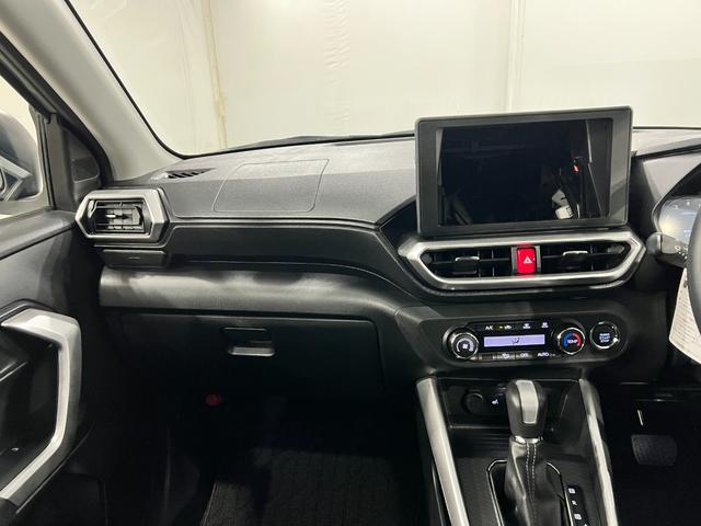 ロッキープレミアムＧ　走行８４６９キロ／ＬＥＤヘッドライト一年保証・走行距離無制限走行８４６９キロ　助手席エアバック　純正カーペットマット　サイドエアバック　クリアランスソナー　オートライト　ＬＥＤヘッドライト　シートヒーター　アイドリングストップ（埼玉県）の中古車