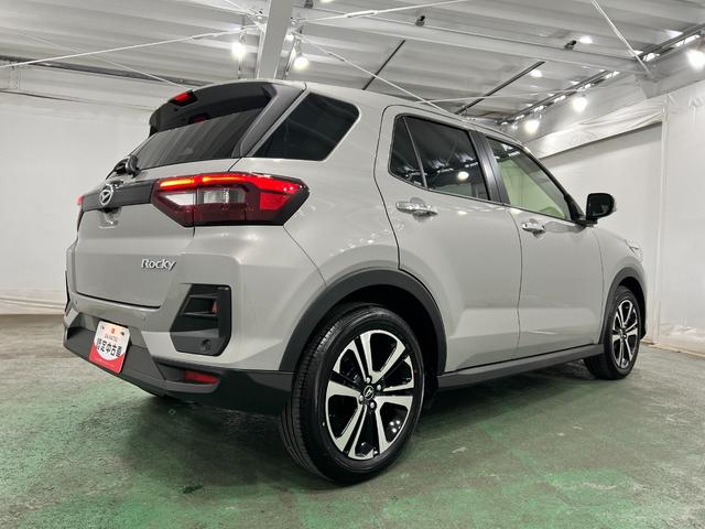 ロッキープレミアムＧ　走行８４６９キロ／ＬＥＤヘッドライト一年保証・走行距離無制限走行８４６９キロ　助手席エアバック　純正カーペットマット　サイドエアバック　クリアランスソナー　オートライト　ＬＥＤヘッドライト　シートヒーター　アイドリングストップ（埼玉県）の中古車