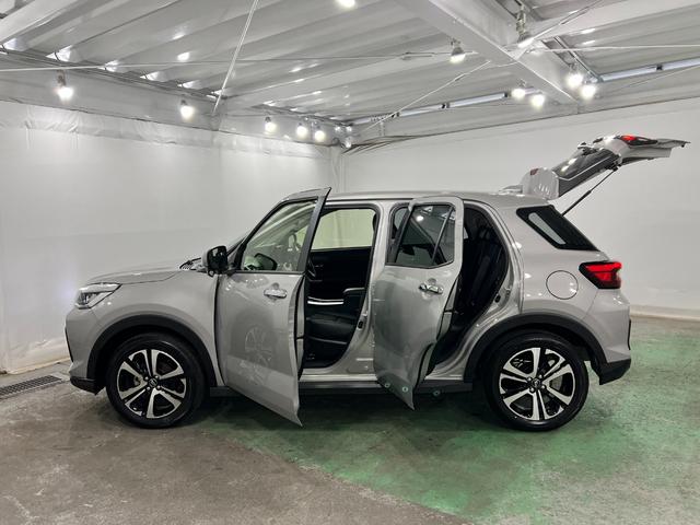 ロッキープレミアムＧ　走行８４６９キロ／ＬＥＤヘッドライト一年保証・走行距離無制限走行８４６９キロ　助手席エアバック　純正カーペットマット　サイドエアバック　クリアランスソナー　オートライト　ＬＥＤヘッドライト　シートヒーター　アイドリングストップ（埼玉県）の中古車