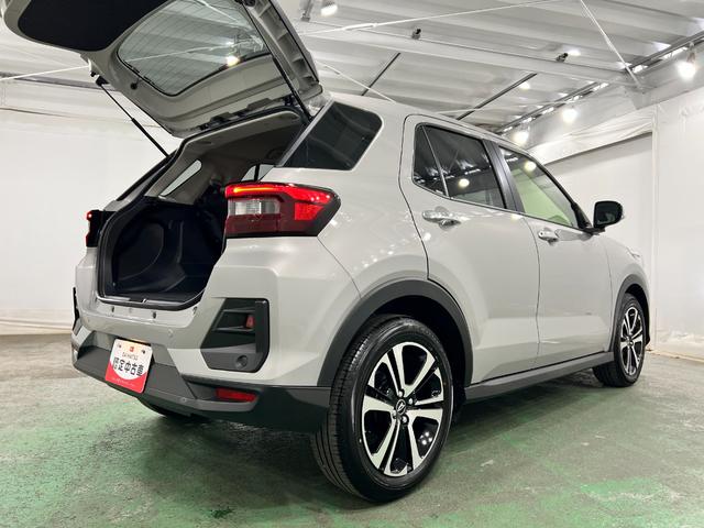 ロッキープレミアムＧ　走行８４６９キロ／ＬＥＤヘッドライト一年保証・走行距離無制限走行８４６９キロ　助手席エアバック　純正カーペットマット　サイドエアバック　クリアランスソナー　オートライト　ＬＥＤヘッドライト　シートヒーター　アイドリングストップ（埼玉県）の中古車