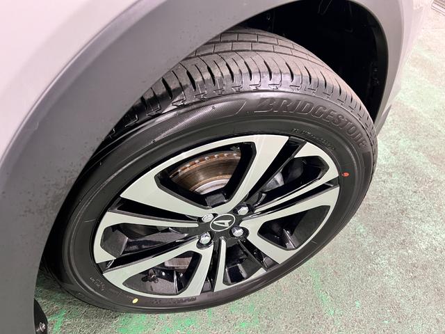 ロッキープレミアムＧ　走行８４６９キロ／ＬＥＤヘッドライト一年保証・走行距離無制限走行８４６９キロ　助手席エアバック　純正カーペットマット　サイドエアバック　クリアランスソナー　オートライト　ＬＥＤヘッドライト　シートヒーター　アイドリングストップ（埼玉県）の中古車