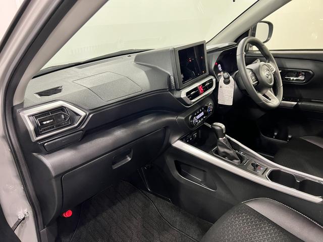 ロッキープレミアムＧ　走行８４６９キロ／ＬＥＤヘッドライト一年保証・走行距離無制限走行８４６９キロ　助手席エアバック　純正カーペットマット　サイドエアバック　クリアランスソナー　オートライト　ＬＥＤヘッドライト　シートヒーター　アイドリングストップ（埼玉県）の中古車