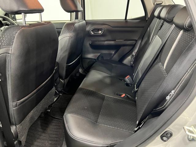 ロッキープレミアムＧ　走行８４６９キロ／ＬＥＤヘッドライト一年保証・走行距離無制限走行８４６９キロ　助手席エアバック　純正カーペットマット　サイドエアバック　クリアランスソナー　オートライト　ＬＥＤヘッドライト　シートヒーター　アイドリングストップ（埼玉県）の中古車