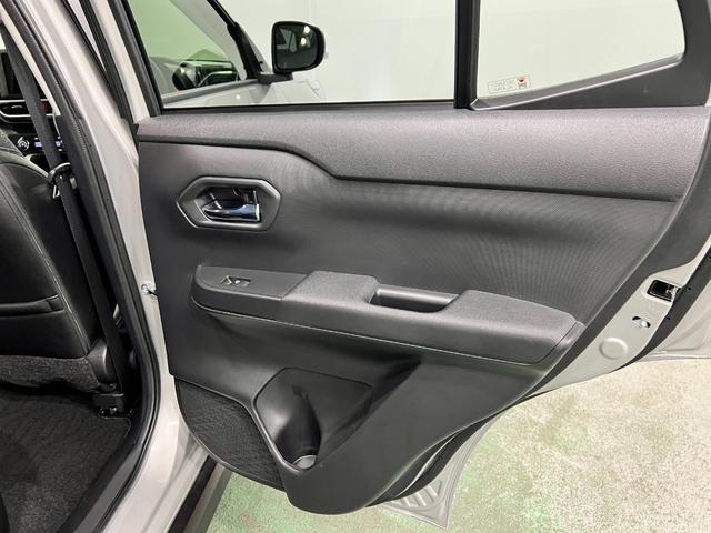 ロッキープレミアムＧ　走行８４６９キロ／ＬＥＤヘッドライト一年保証・走行距離無制限走行８４６９キロ　助手席エアバック　純正カーペットマット　サイドエアバック　クリアランスソナー　オートライト　ＬＥＤヘッドライト　シートヒーター　アイドリングストップ（埼玉県）の中古車